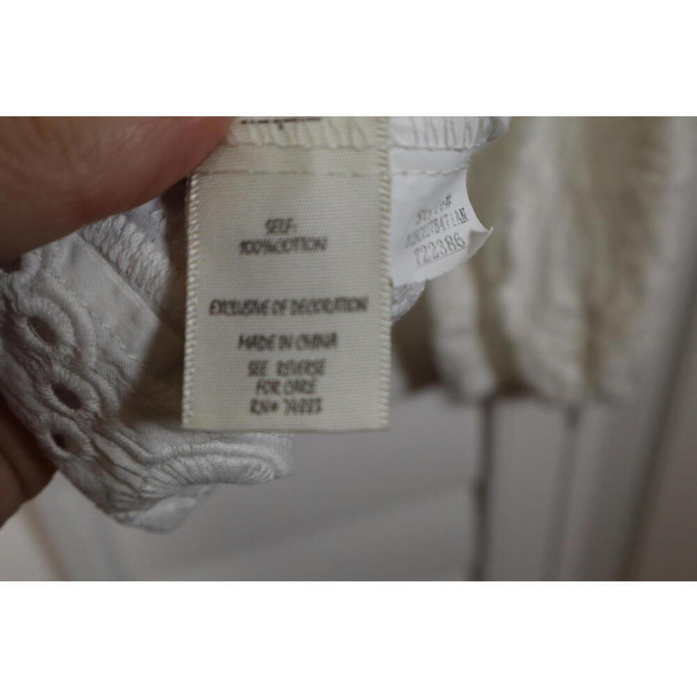 Adivia BOHO white Eyelet long-sleeve  top with a v neck size Large - Picture 5 of 8